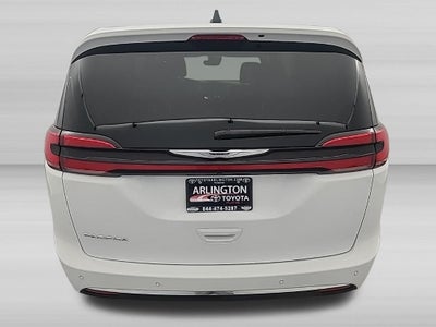 2025 Chrysler Pacifica Select