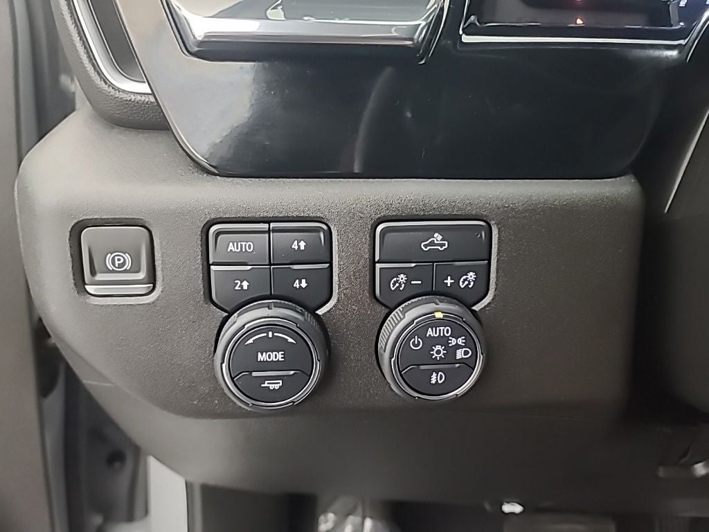2024 Chevrolet Silverado RST