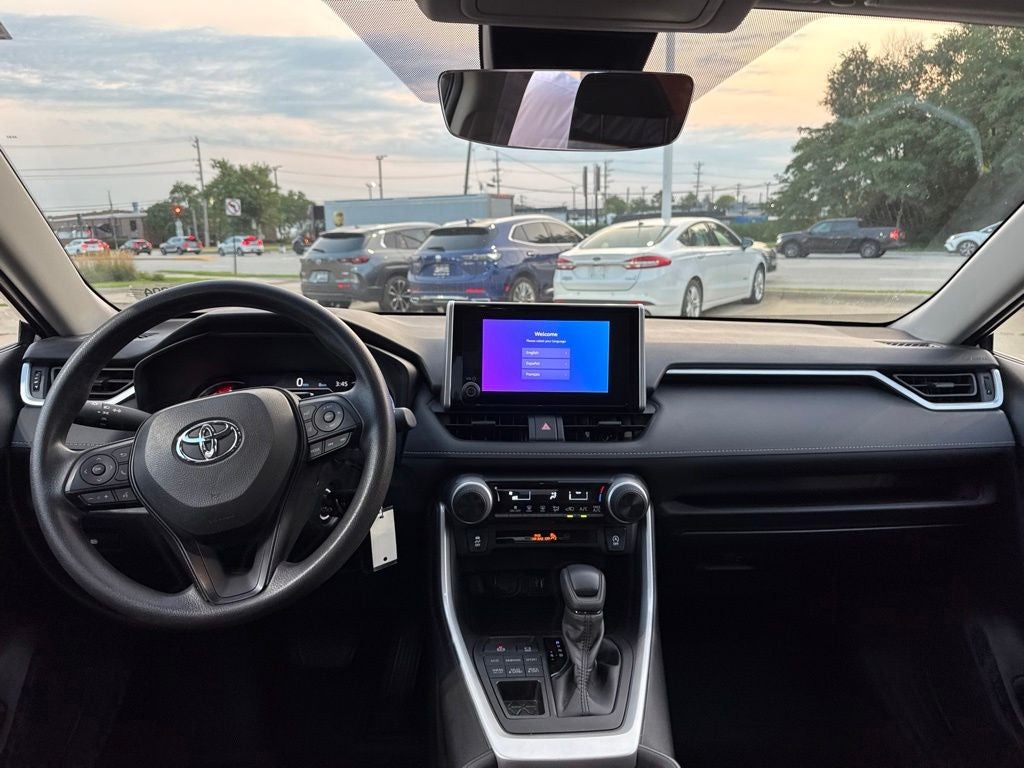 2023 Toyota RAV4 LE