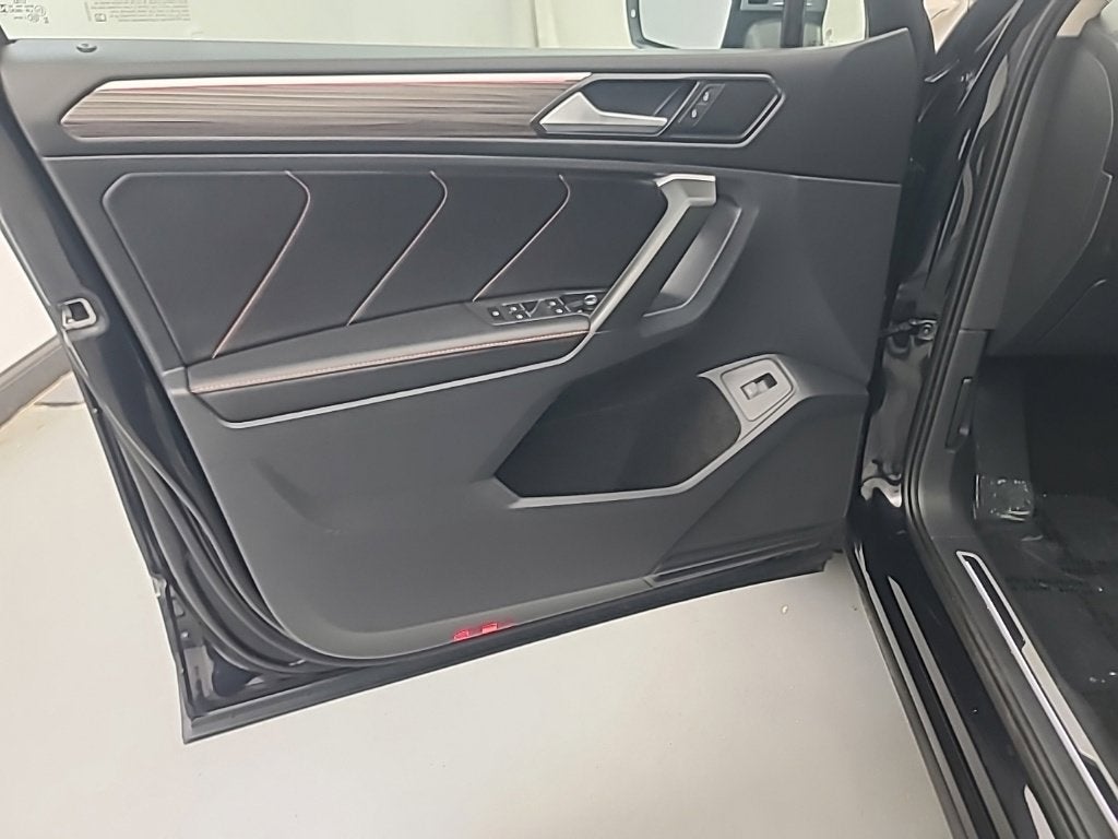 2024 Volkswagen Tiguan 2.0T Wolfsburg Edition