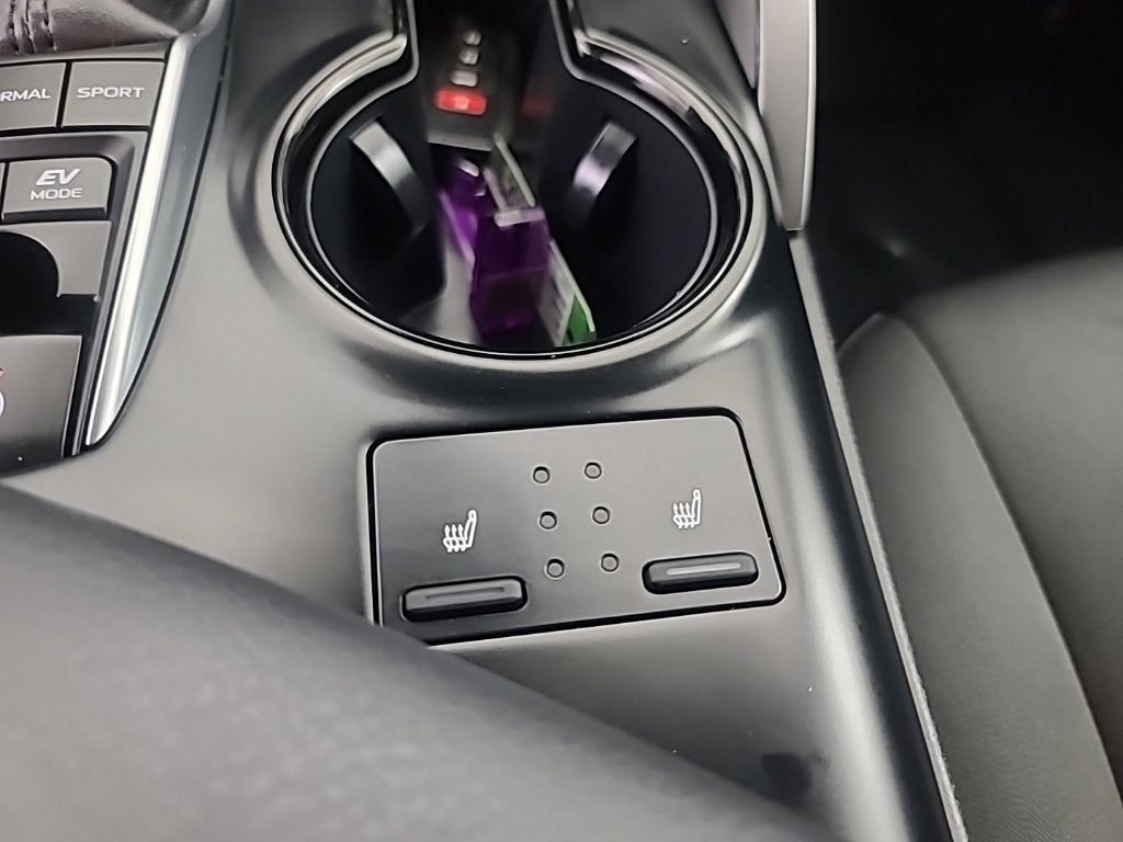 2019 Toyota Camry Hybrid LE
