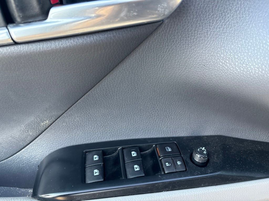 2019 Toyota Camry Hybrid LE
