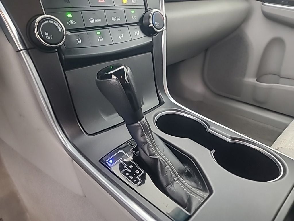 2015 Toyota CAMRY LE