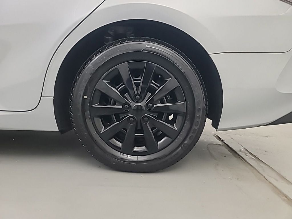 2021 Toyota Camry Hybrid LE