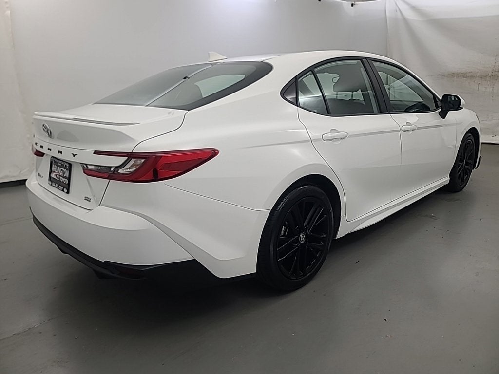 2025 Toyota Camry SE
