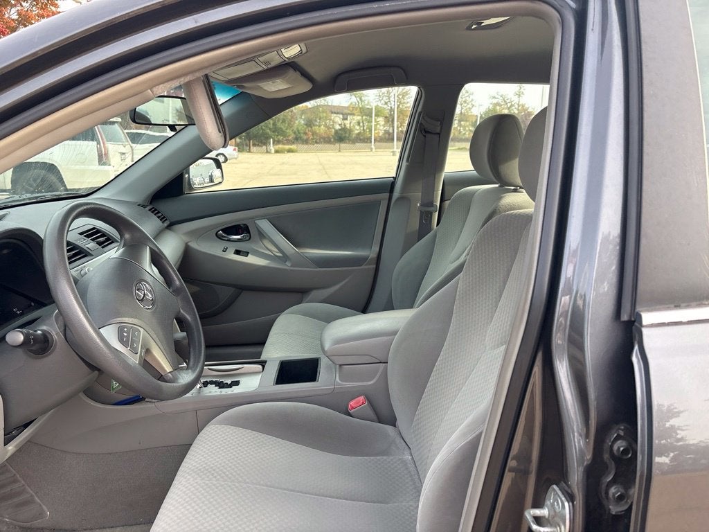 2009 Toyota CAMRY LE