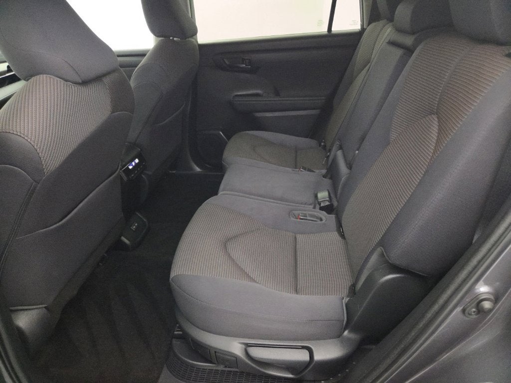 2023 Toyota Highlander Hybrid LE