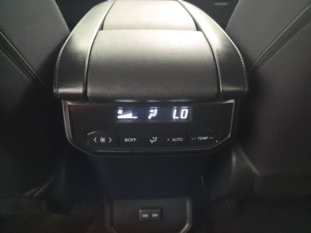 2023 Toyota Highlander Hybrid LE
