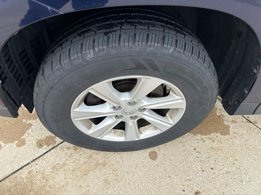 2011 Toyota HIGHLANDER SE