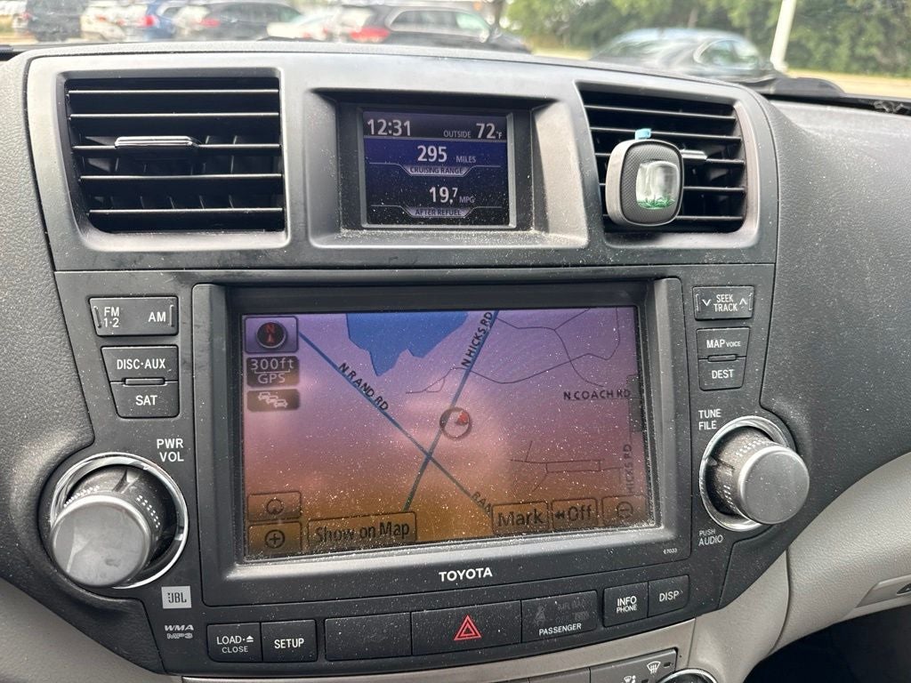 2011 Toyota HIGHLANDER SE