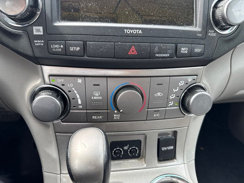 2011 Toyota HIGHLANDER SE
