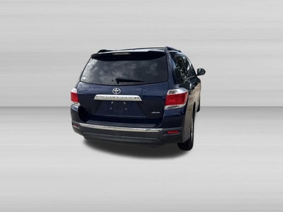 2011 Toyota HIGHLANDER SE