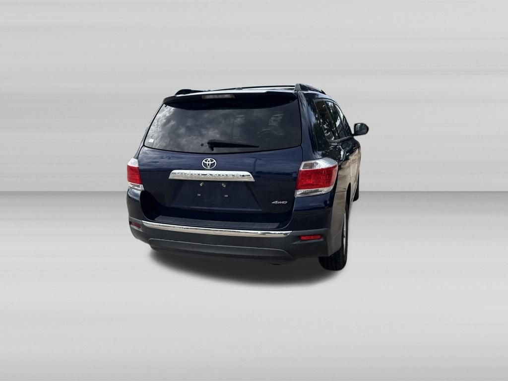 2011 Toyota HIGHLANDER SE