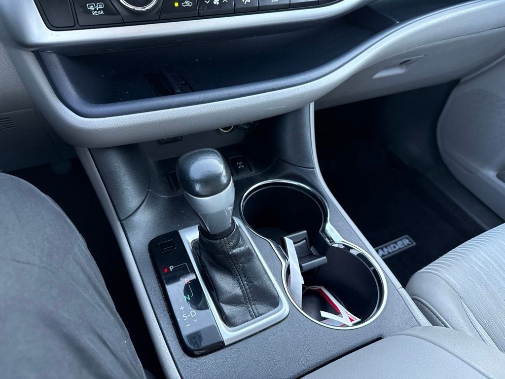 2015 Toyota Highlander LE Plus V6