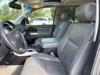 2008 Toyota SEQUOIA SR5 5.7L