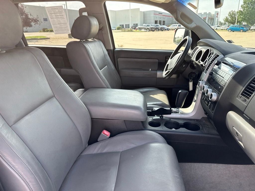 2008 Toyota SEQUOIA SR5 5.7L