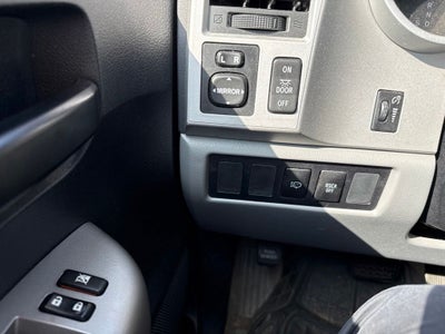 2008 Toyota SEQUOIA SR5 5.7L