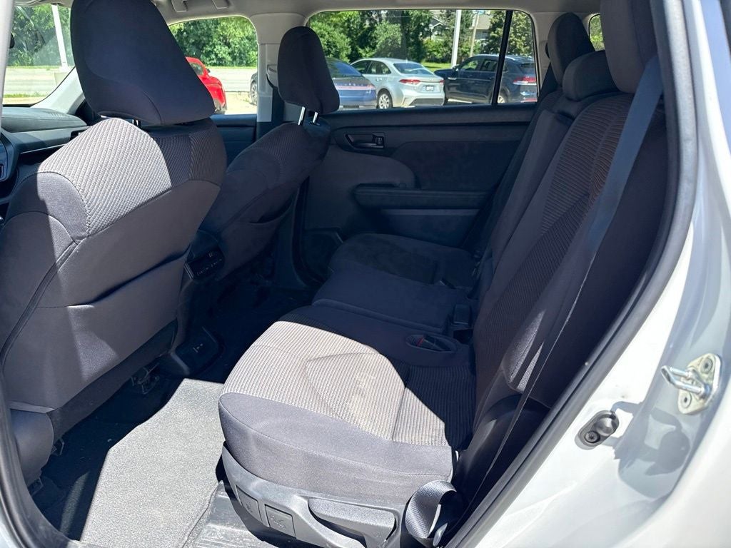 2022 Toyota Highlander LE