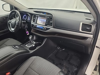 2017 Toyota HIGHLANDER LE Plus