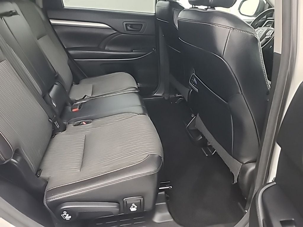 2017 Toyota HIGHLANDER LE Plus