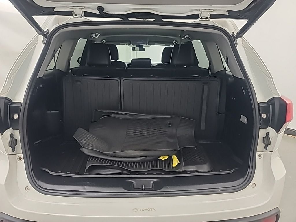 2017 Toyota HIGHLANDER LE Plus