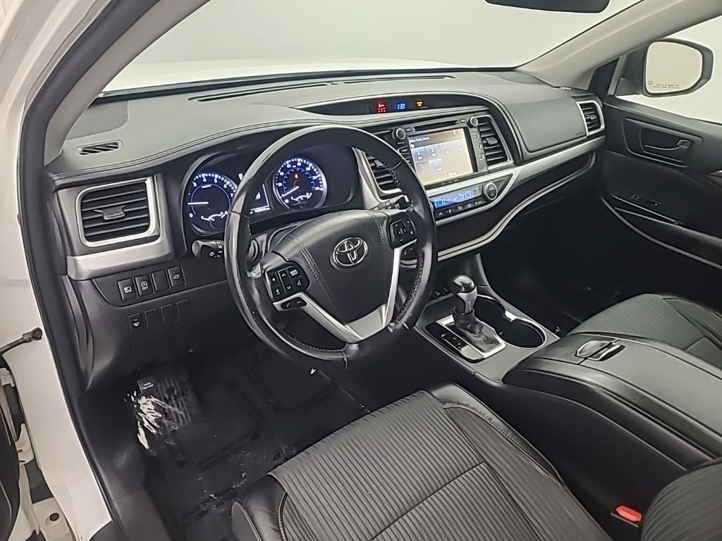 2017 Toyota HIGHLANDER LE Plus
