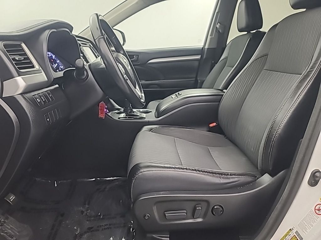 2017 Toyota HIGHLANDER LE Plus
