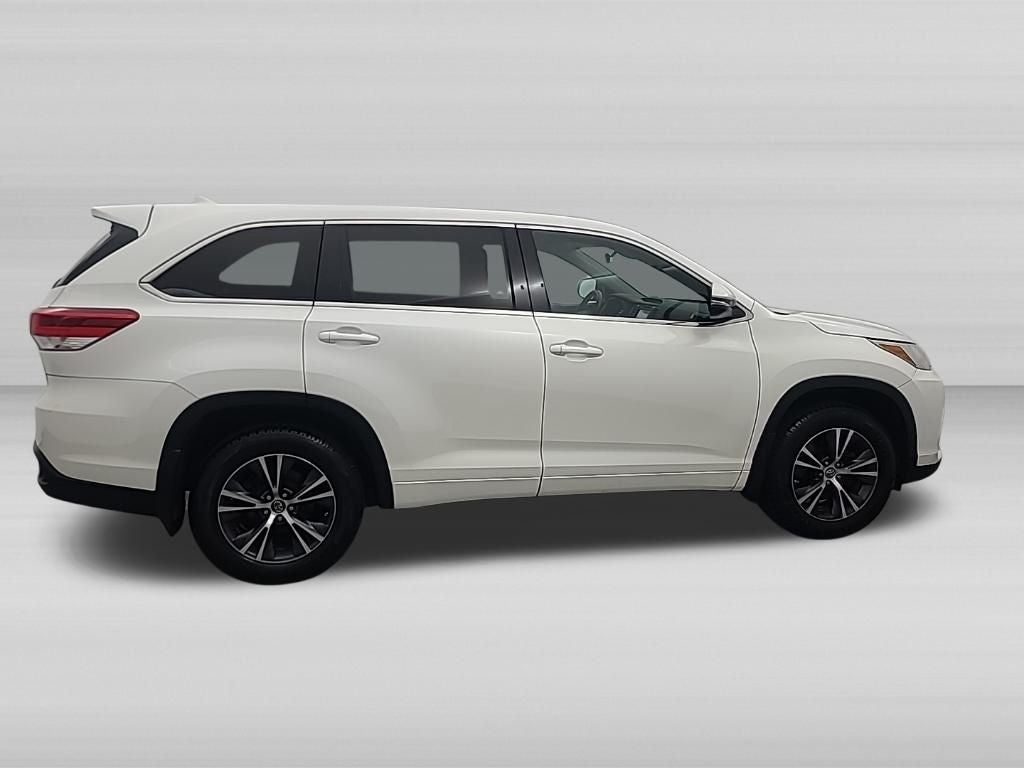 2017 Toyota HIGHLANDER LE Plus