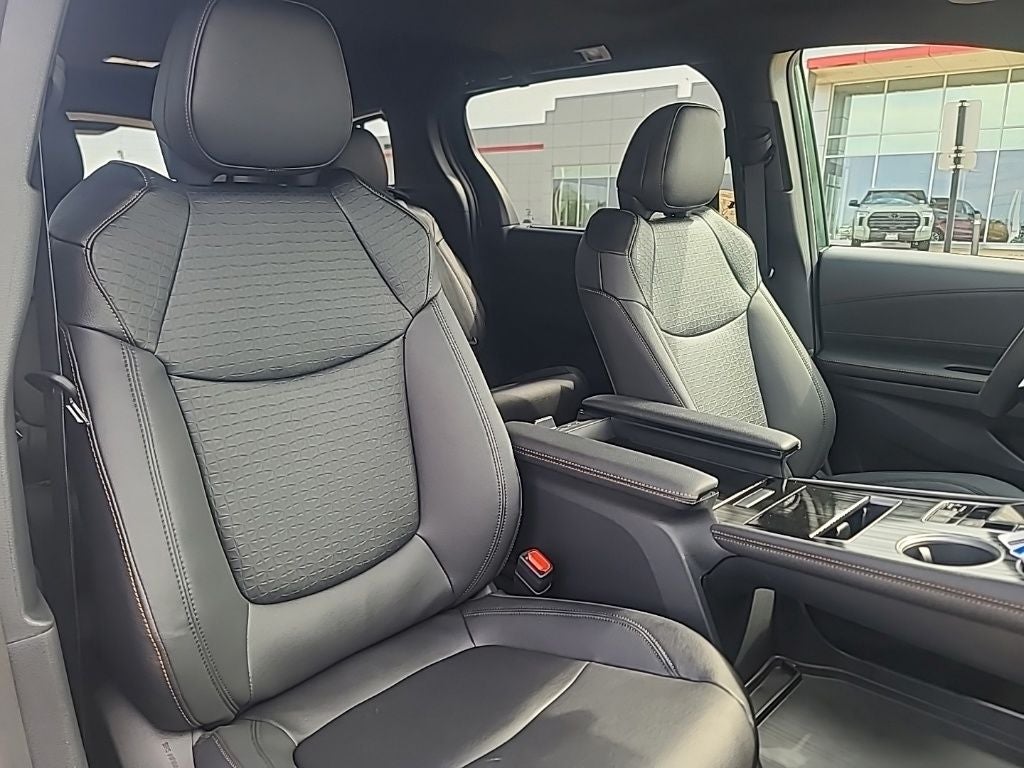 2026 Toyota Sienna Woodland Edition 7 Passenger