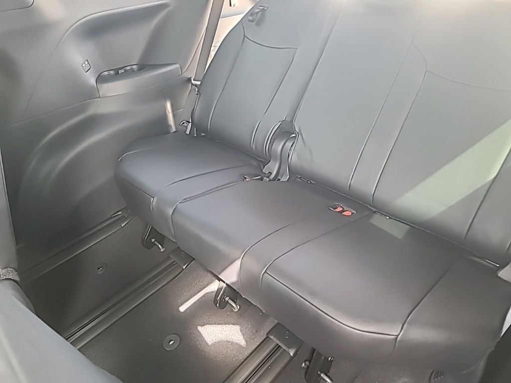 2026 Toyota Sienna Woodland Edition 7 Passenger