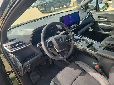 2026 Toyota Sienna Woodland Edition 7 Passenger