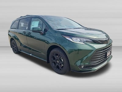 2026 Toyota Sienna Woodland Edition 7 Passenger