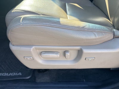 2012 Toyota SEQUOIA Platinum