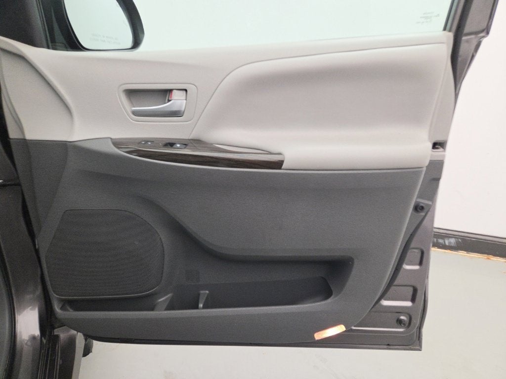 2019 Toyota Sienna XLE AWD 7 Passenger