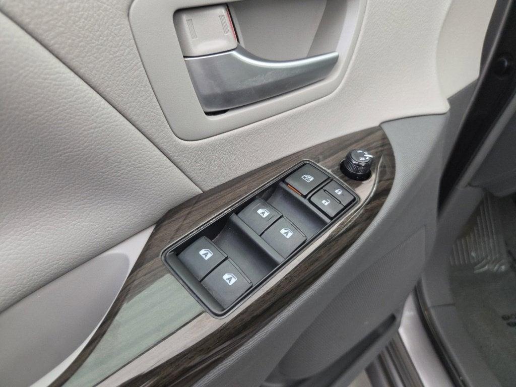 2019 Toyota Sienna XLE AWD 7 Passenger