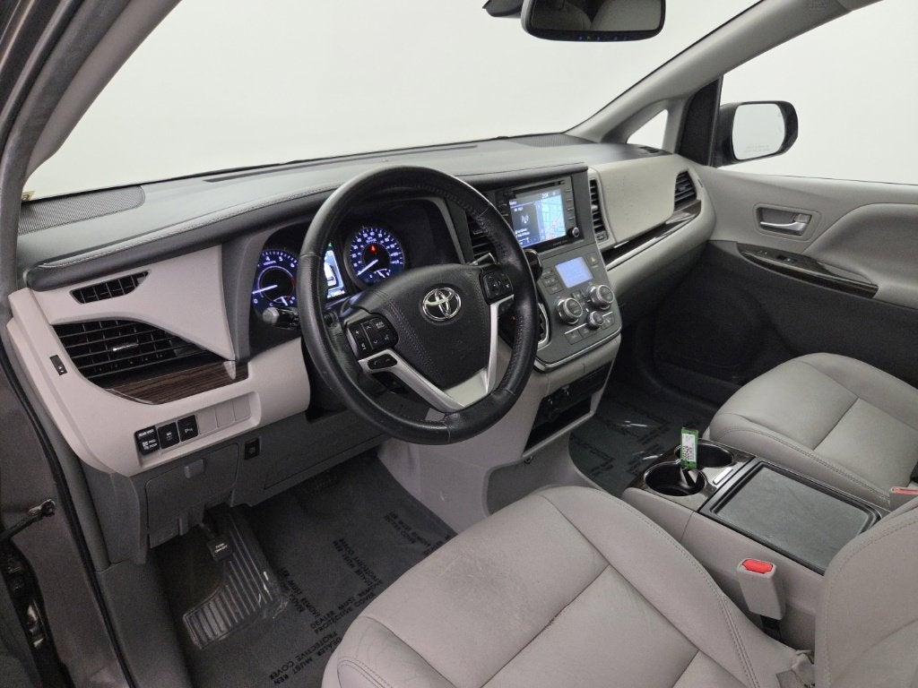 2019 Toyota Sienna XLE AWD 7 Passenger