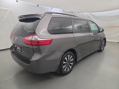 2019 Toyota Sienna XLE AWD 7 Passenger