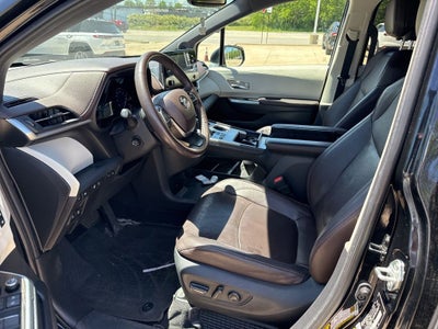 2022 Toyota Sienna Platinum 7 Passenger