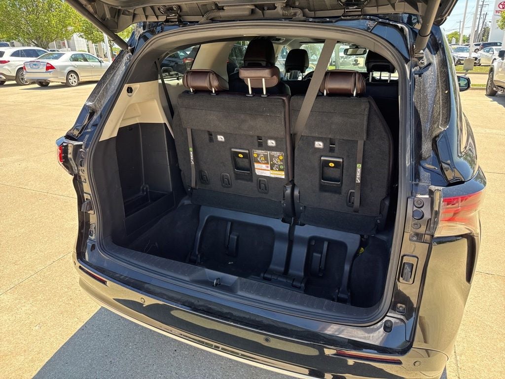 2022 Toyota Sienna Platinum 7 Passenger