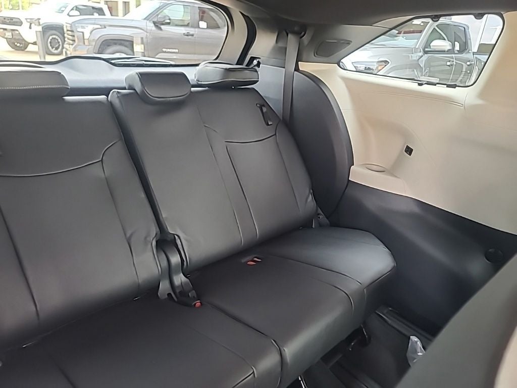 2026 Toyota Sienna Platinum 7 Passenger
