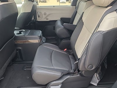 2026 Toyota Sienna Platinum 7 Passenger