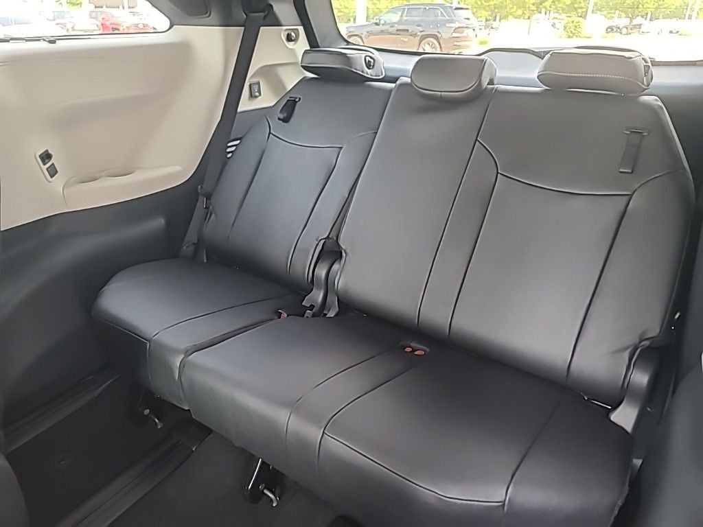 2026 Toyota Sienna Platinum 7 Passenger
