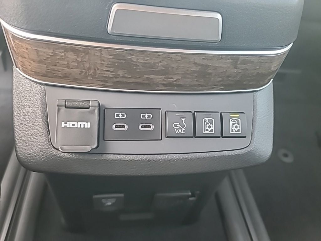 2026 Toyota Sienna Platinum 7 Passenger