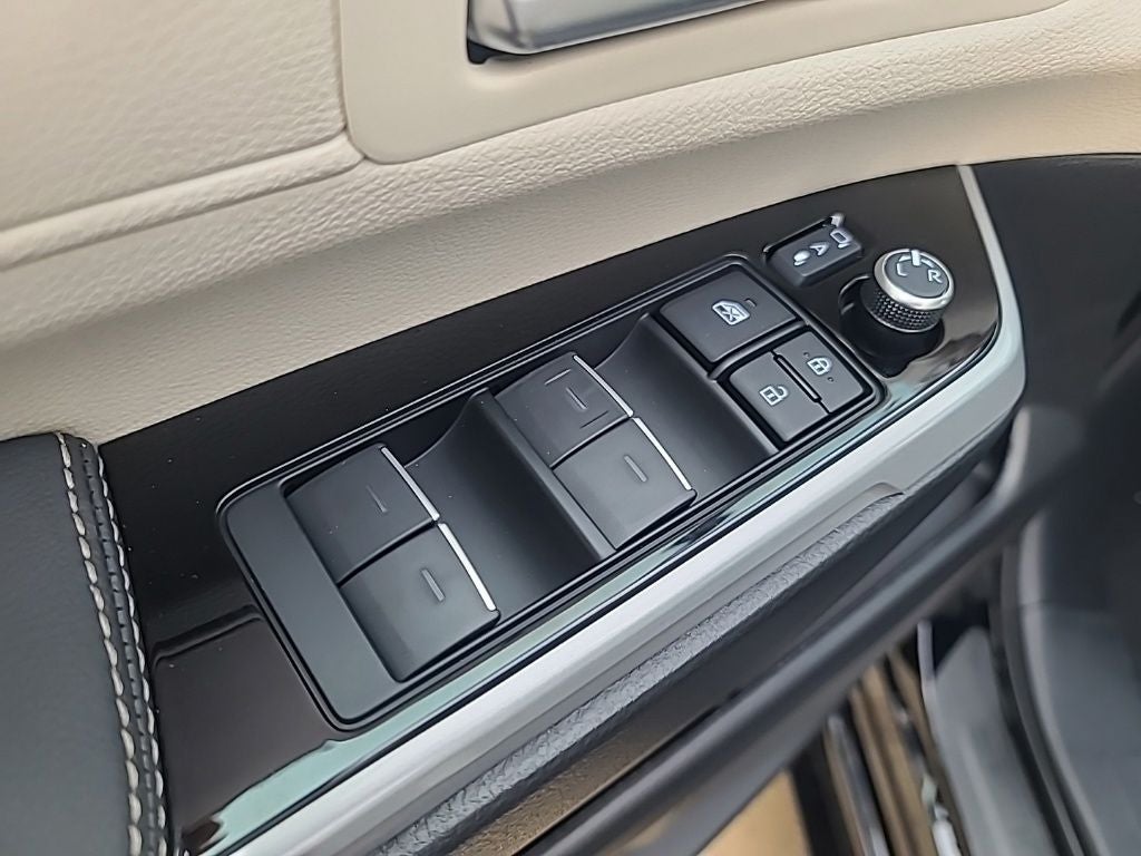 2026 Toyota Sienna Platinum 7 Passenger