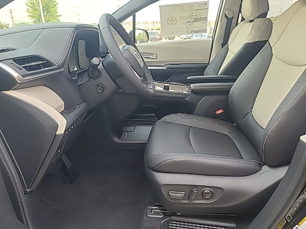 2026 Toyota Sienna Platinum 7 Passenger