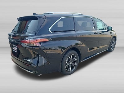 2026 Toyota Sienna Platinum 7 Passenger