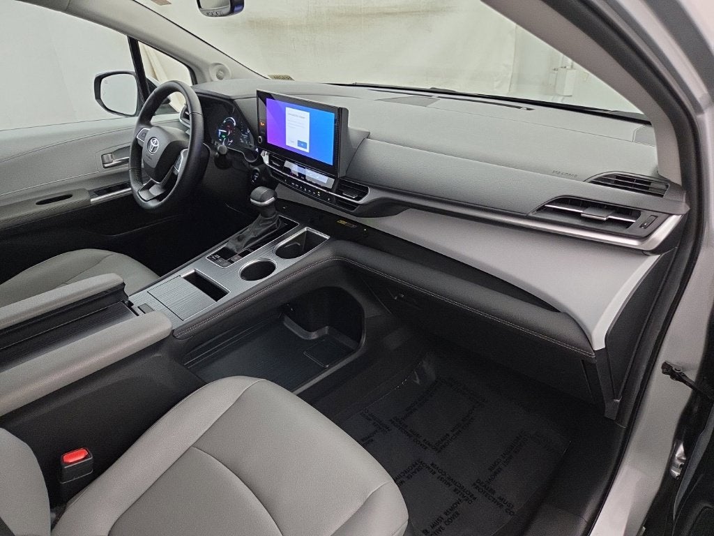 2025 Toyota Sienna XLE 7 Passenger