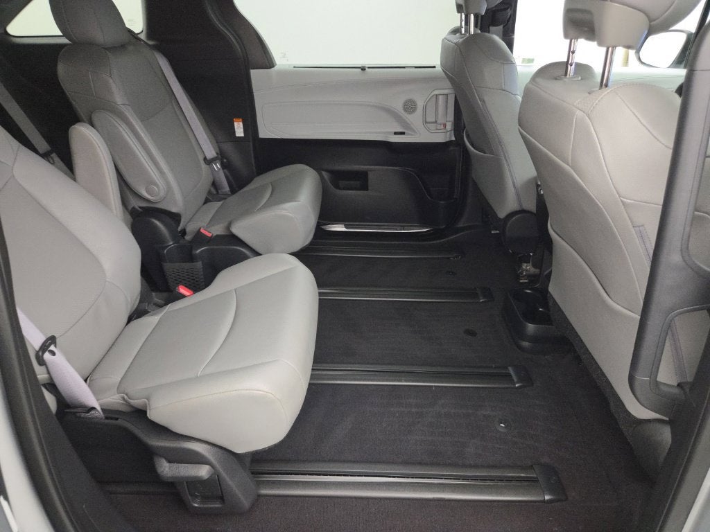 2025 Toyota Sienna XLE 7 Passenger