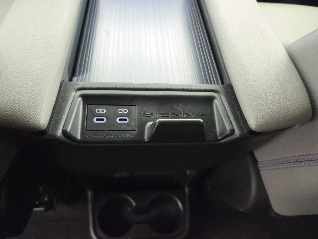 2025 Toyota Sienna XLE 7 Passenger