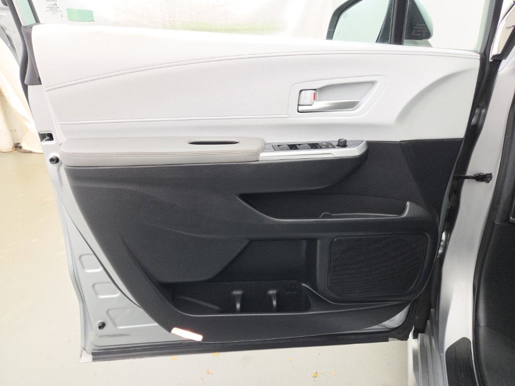 2025 Toyota Sienna XLE 7 Passenger